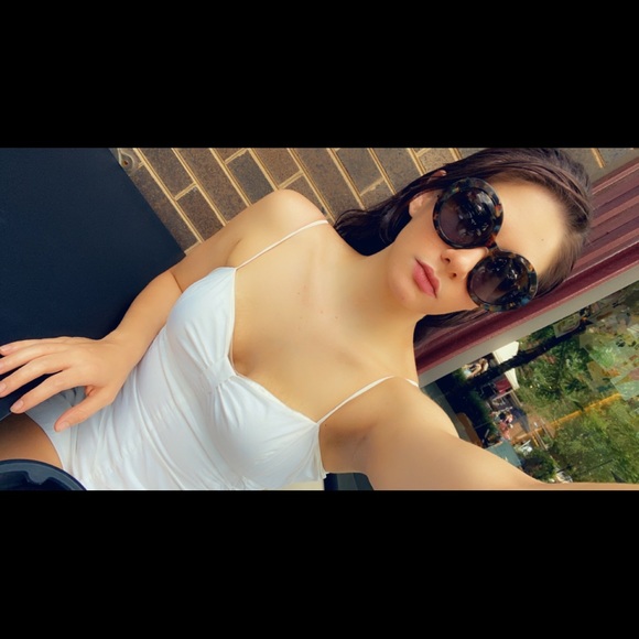 Meet your Posher, Sarah - Picture 1 of 1